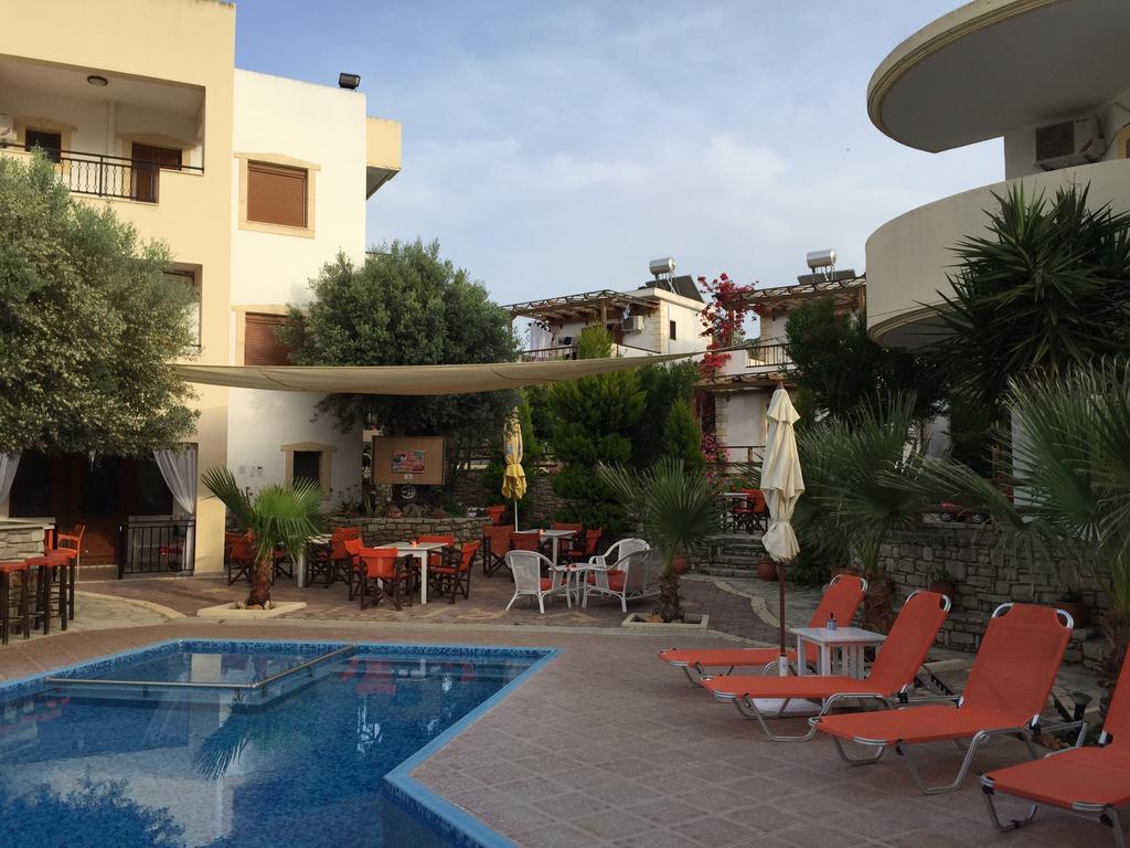 Vrisi Apartments & Villa Pitsidia Habitación foto